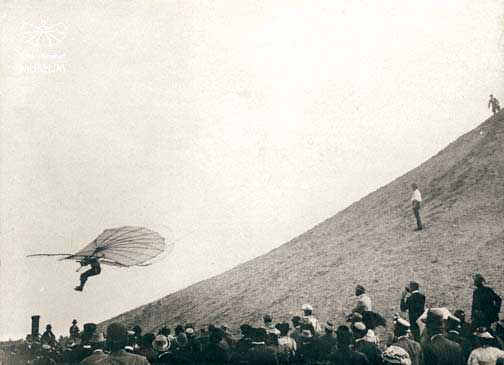 Lilienthal_in_flight.jpg